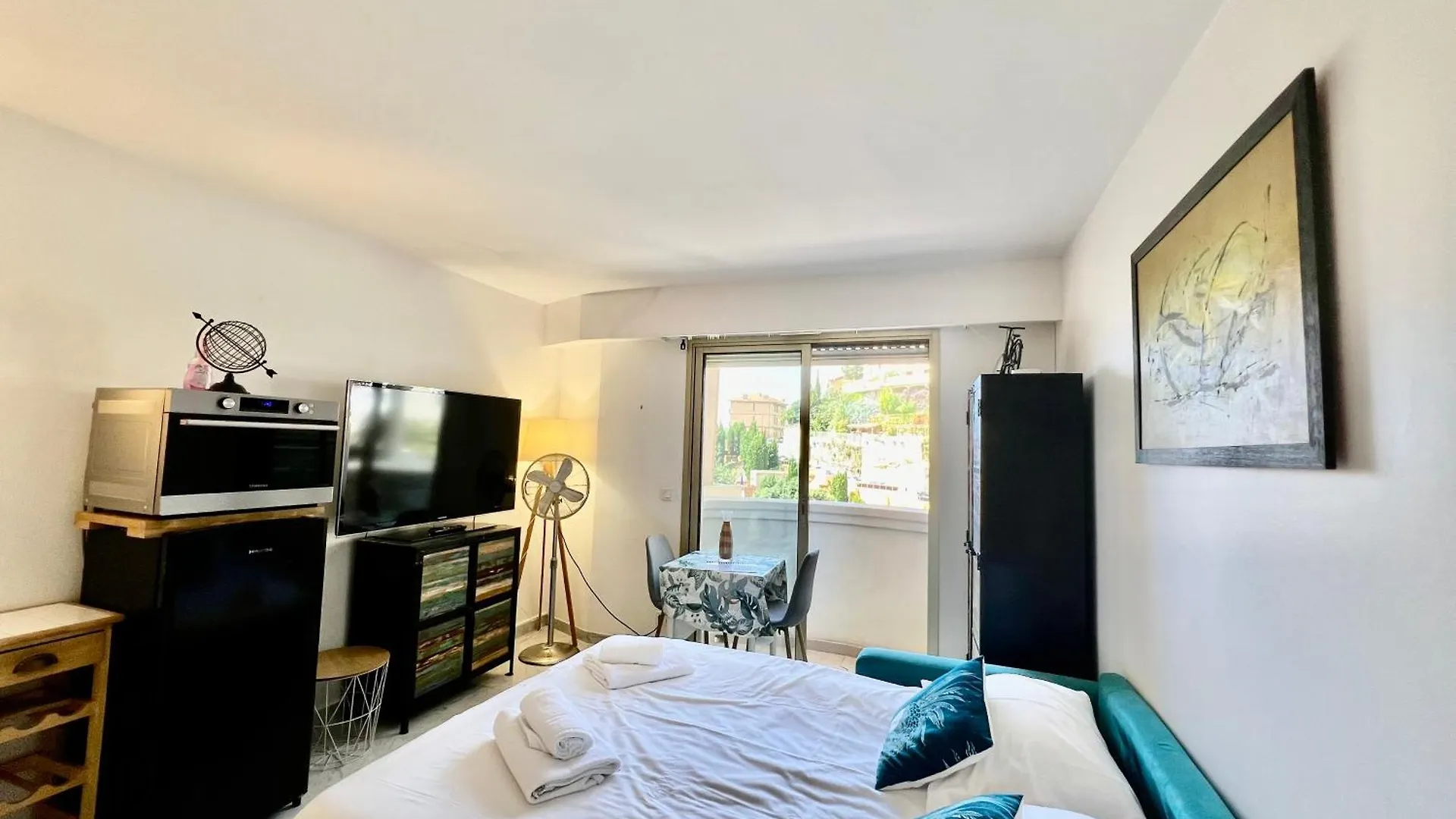 Studio Vue Mer, Piscine, 5 Mn Monaco Et Plages ロクブリュヌ＝カップ＝マルタン 0*,  フランス
